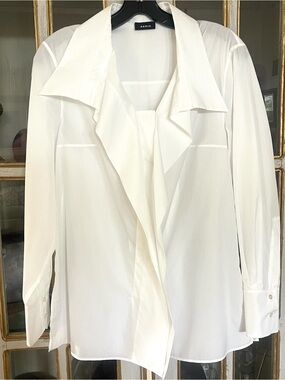 AKIRA Stunning White Softly Draped Front Blouse 8 NWT